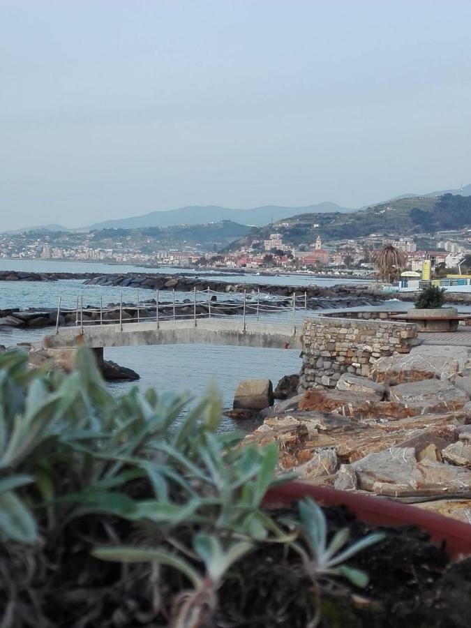 I Fiori Di Santo Stefano Appartement Santo Stefano al Mare Buitenkant foto